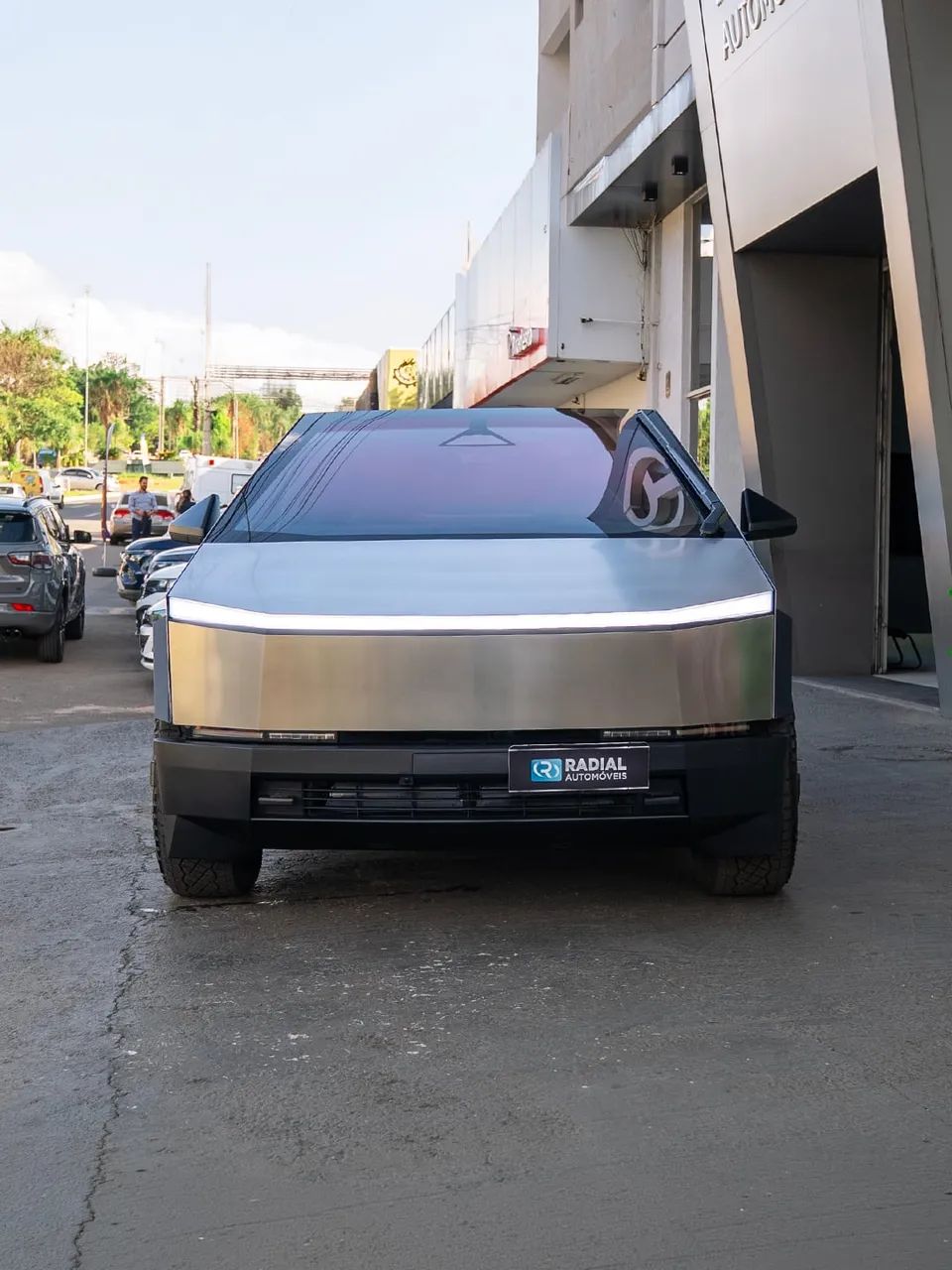 Tesla Cybertruck Foundation, foto 5 de 17