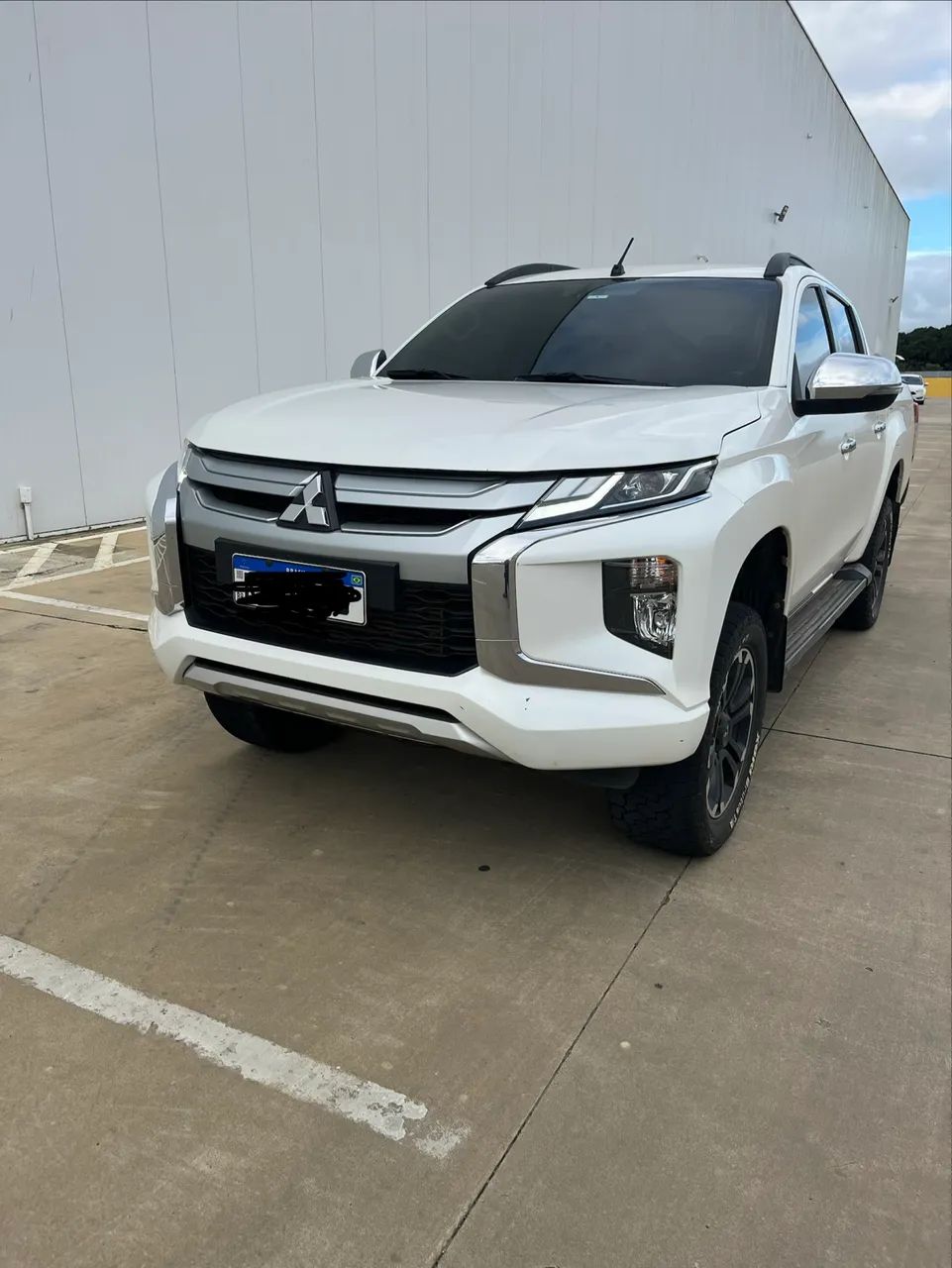Mitsubishi L200 2023