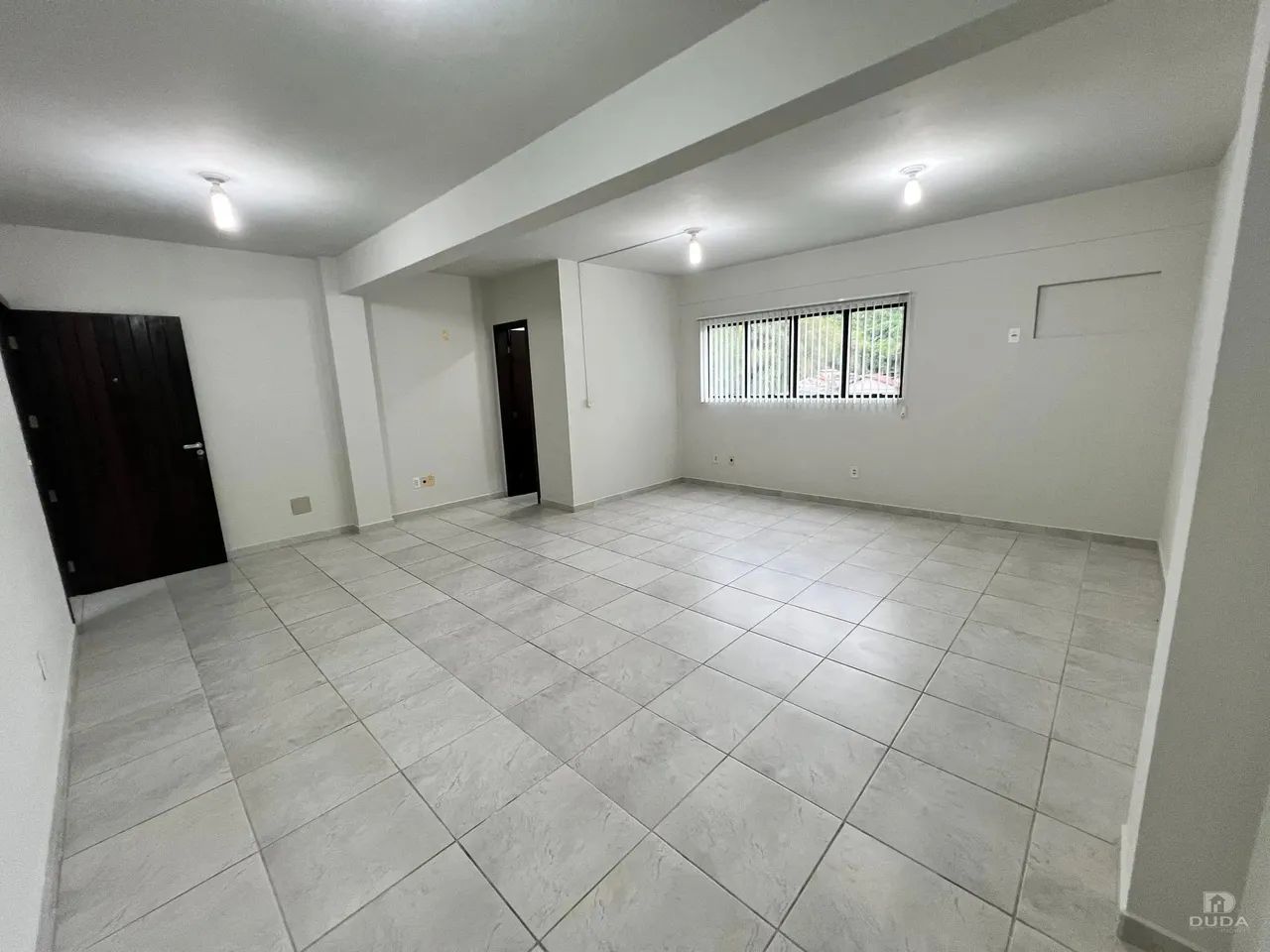 Sala comercial com 47 m² e 01 banheiro - Foto 3