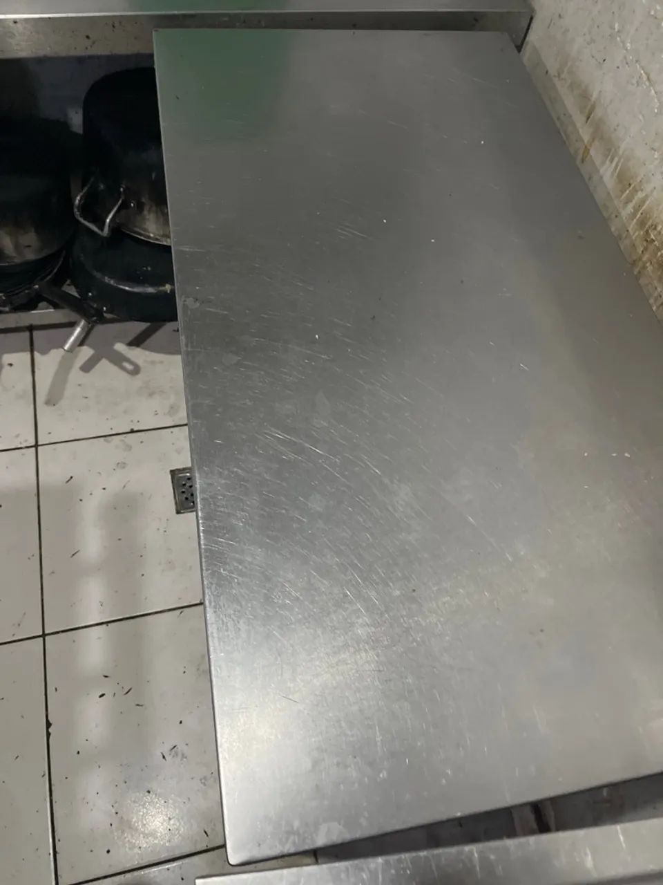 BANCADA COMPACTA EM AÇO INOX 