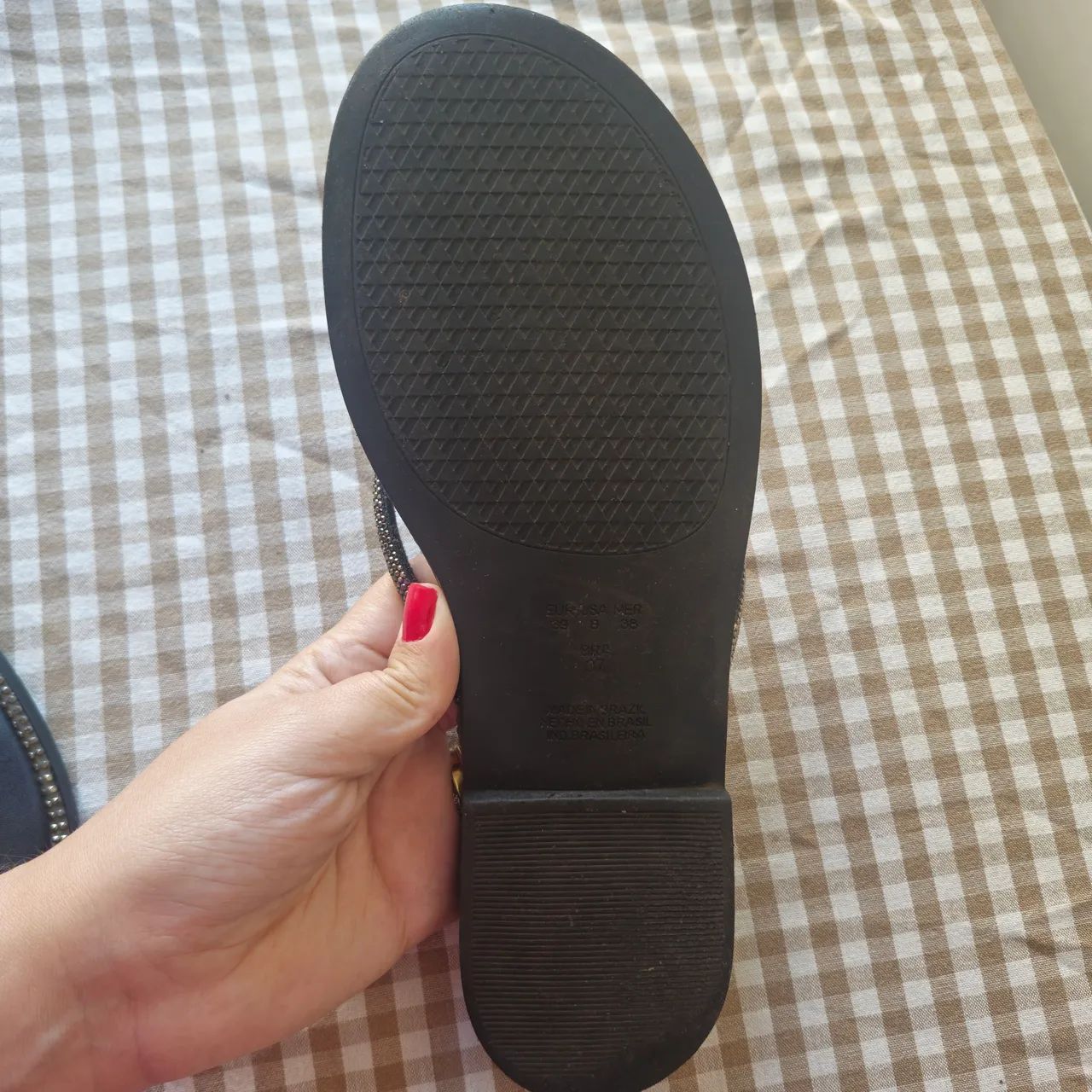 Rasteira preta com brilho tam 37 - Foto 5