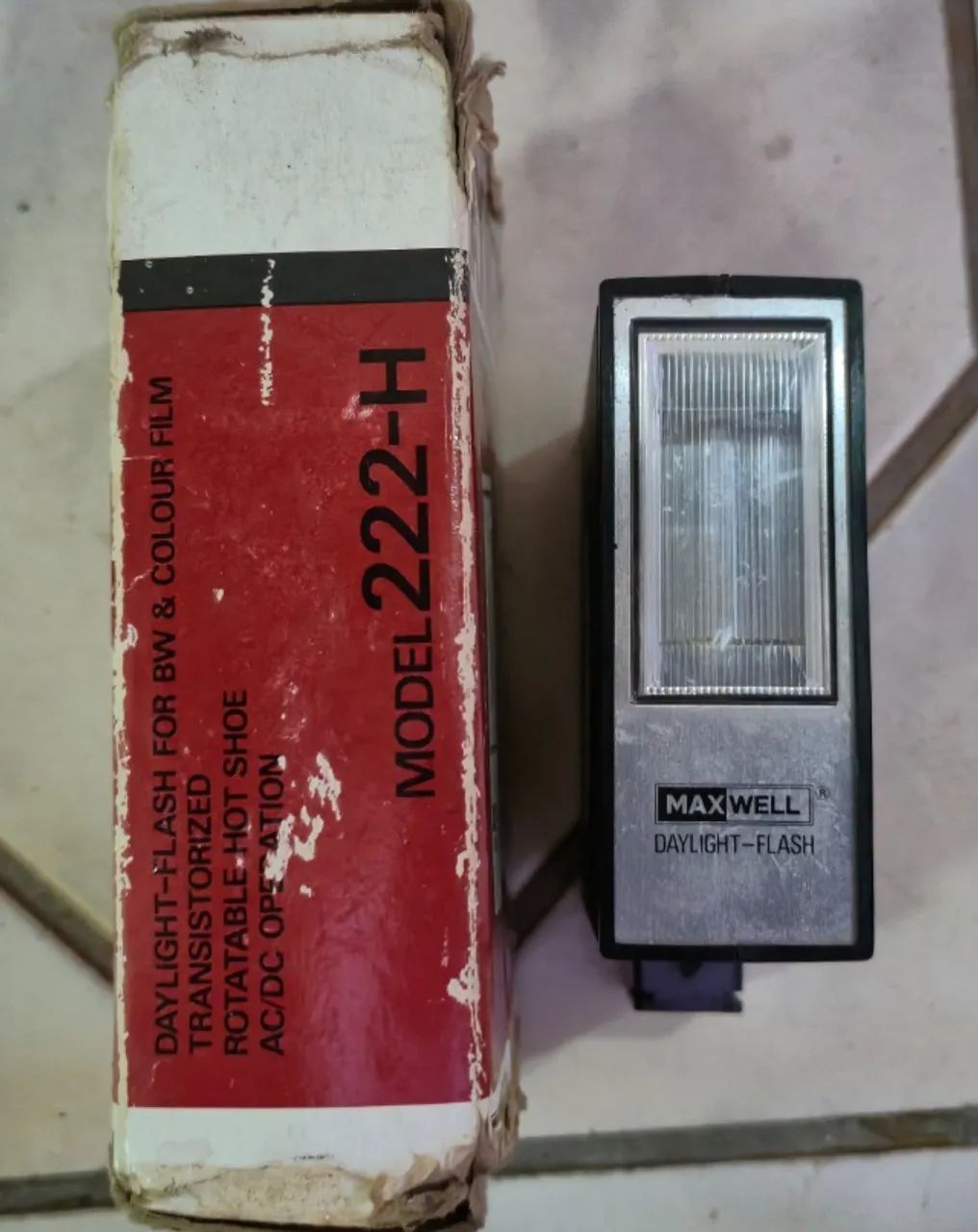 Câmera Analógica Yashica ME1 +Lente 38mm +Flash Maxwell 222-H +Estojo e Caixa Originais  - Foto 3