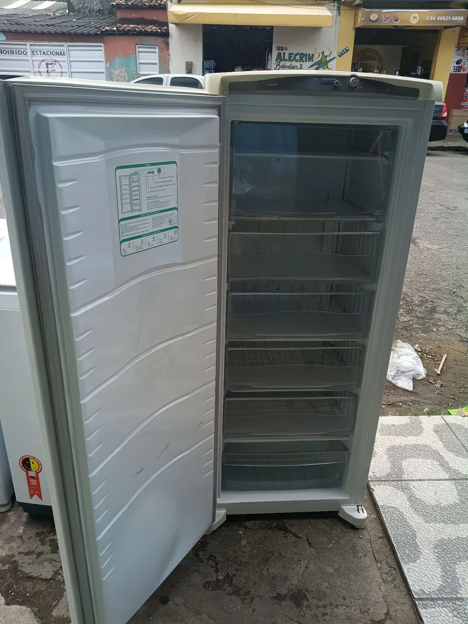 Frizer vertical 300 litros  - Foto 2