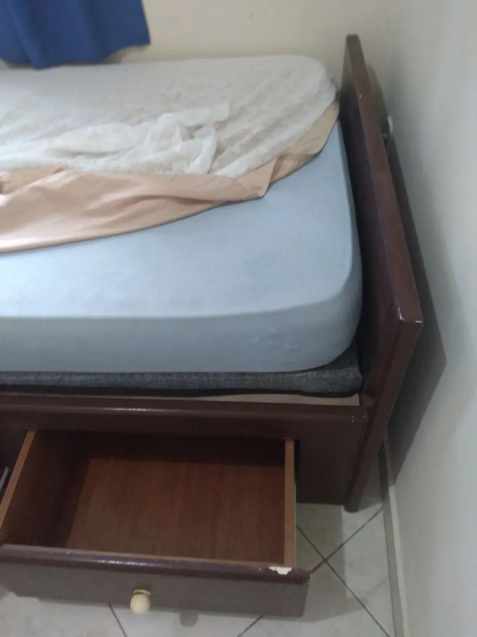 Cama de madeira maciça  - Foto 3