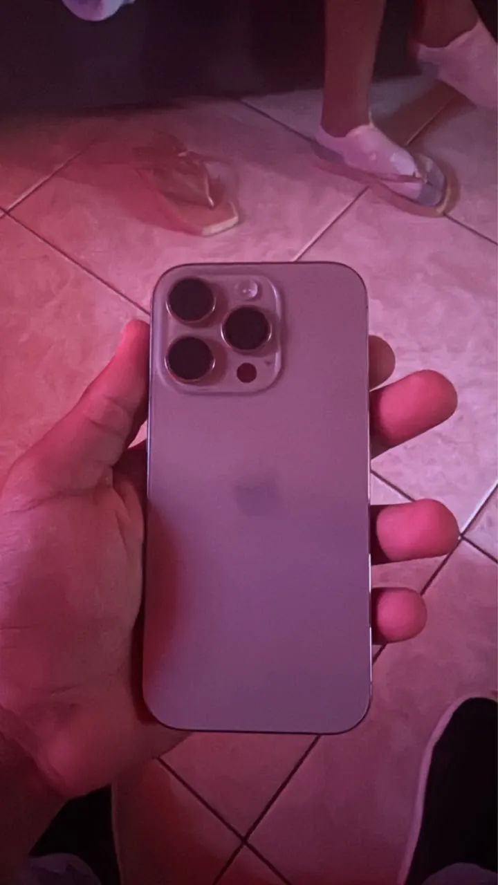 iPhone 16 pro - Foto 3