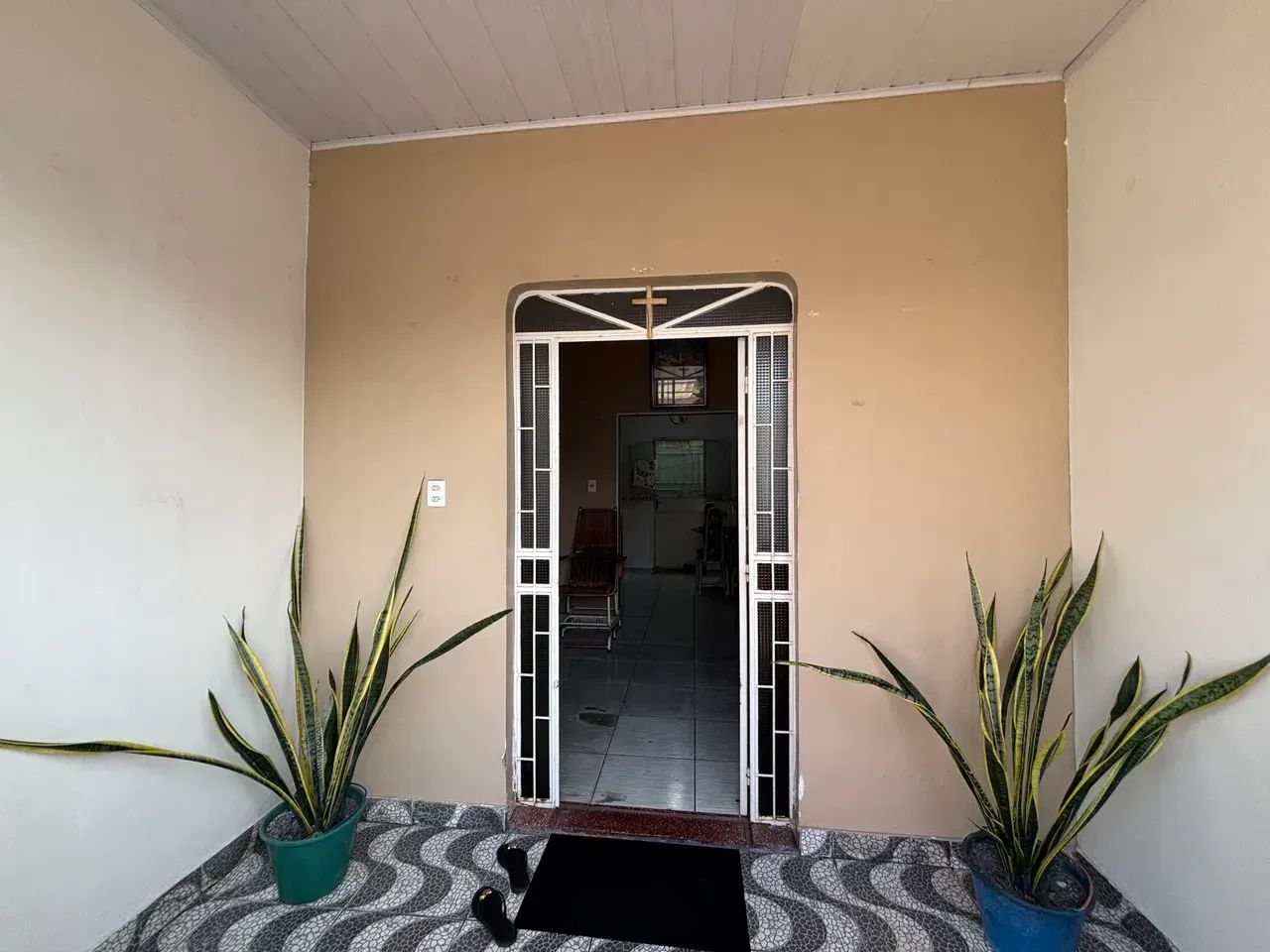 Cachoeirinha, Vendo casa com 02 qtos térrea bem localizado