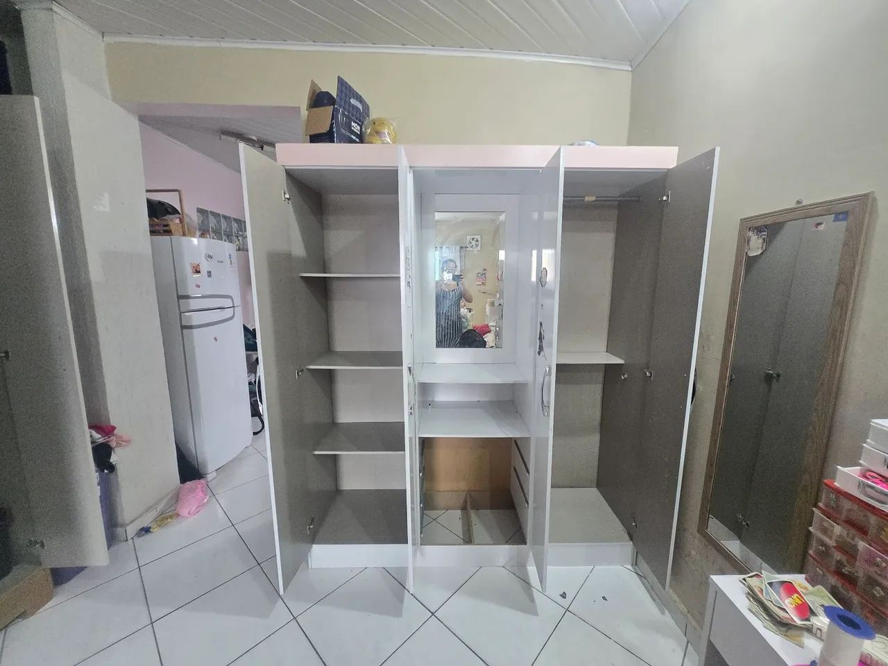 Guarda roupa 4 portas com espelho infantil - Foto 2