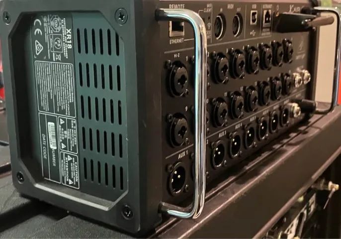 Console Digital Behringer XR18    - Foto 4
