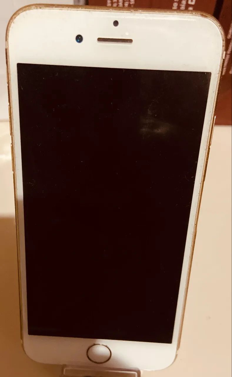 iPhone 6s - 64GB - Dourado 