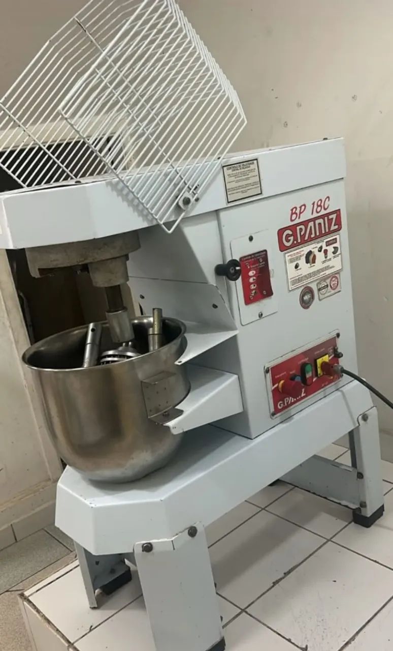 Batedeira Planetária G. Paniz BP18C 18L, completa, revisada e funcionando perfeitamente. - Foto 2