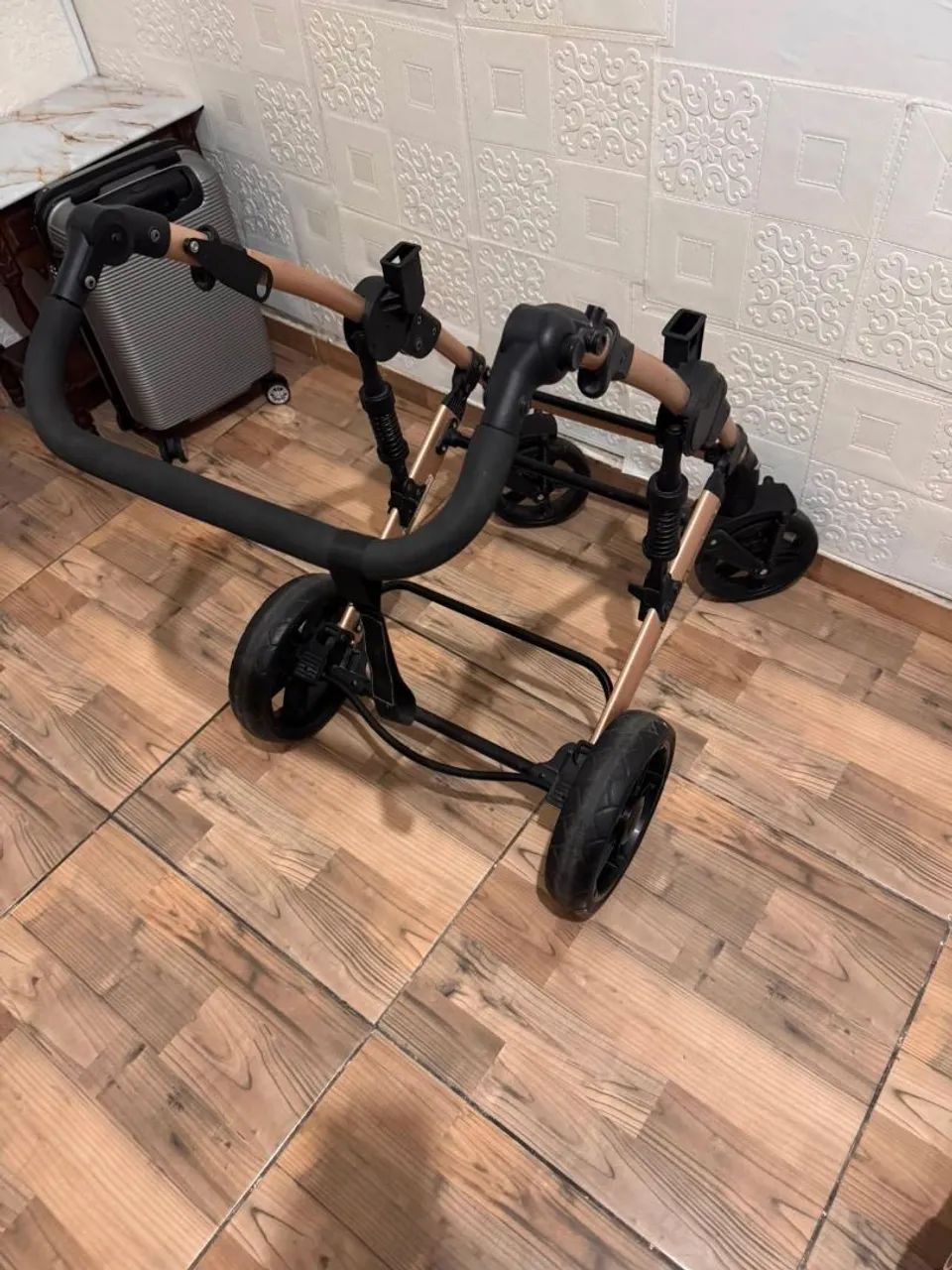 Carrinho de bebê Moisés com bebê conforto importado  - Foto 5