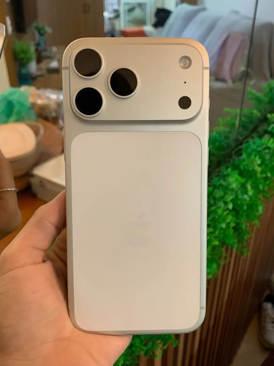 Iphone 17 Pro Max Branco 96% saude de bateria  - Foto 2