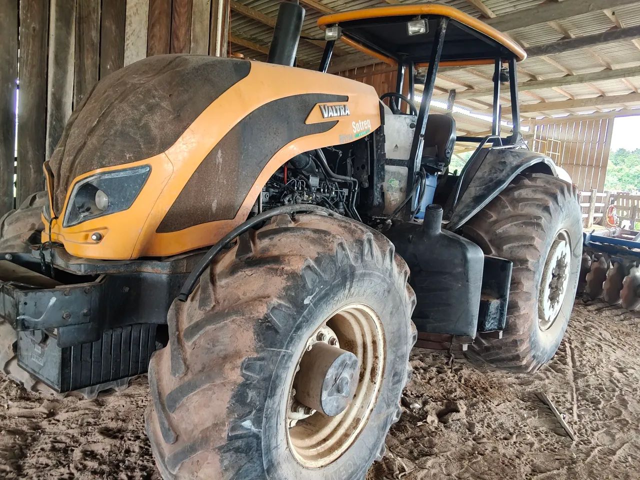 VENDO TRATOR VALTRA BH 194 195 CV - Foto 2