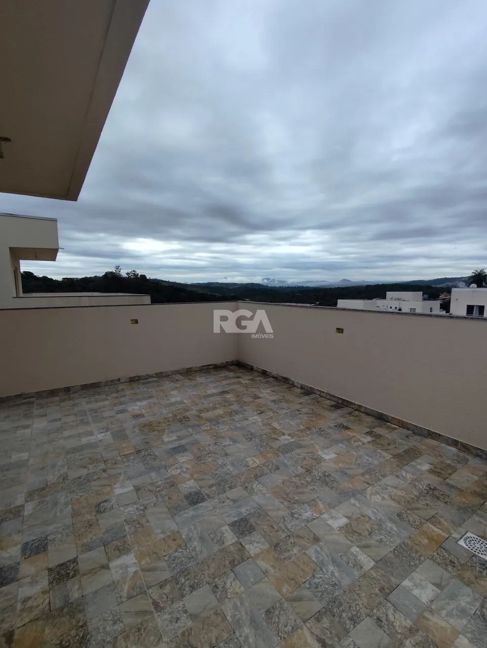 COBERTURA COM 2 QUARTOS E ELEVADOR  FREI LEOPOLDO