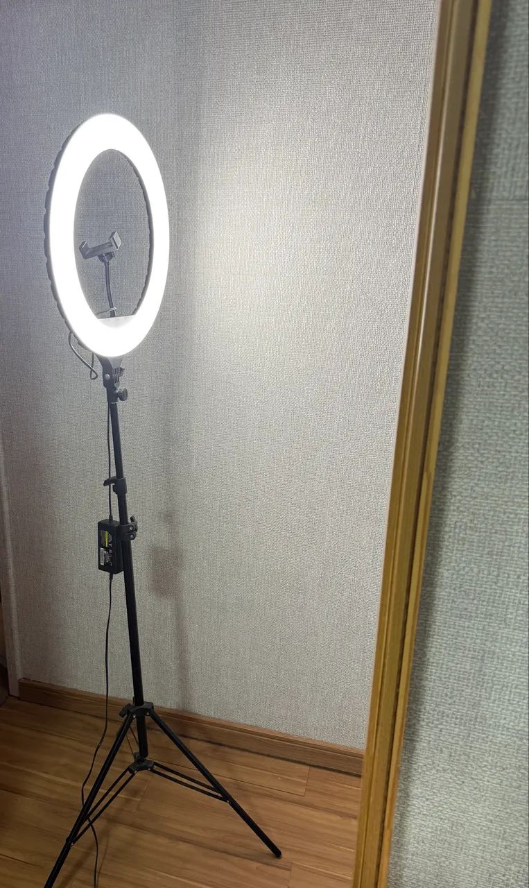 Ring Light LED 18 Polegadas (46cm) com Tripé - YQ-460B - Foto 4