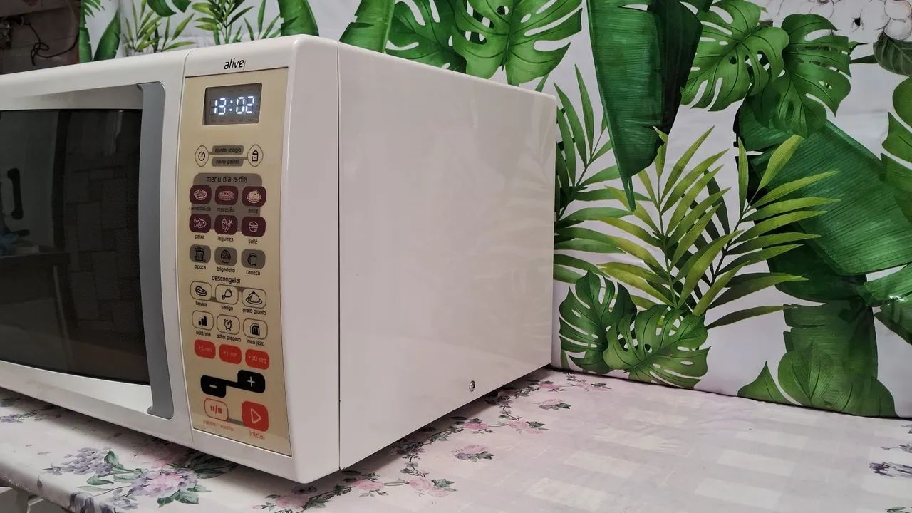 Microondas Brastemp - 30 litros -modelo  ative  - Ótimo funcionamento  - Foto 2