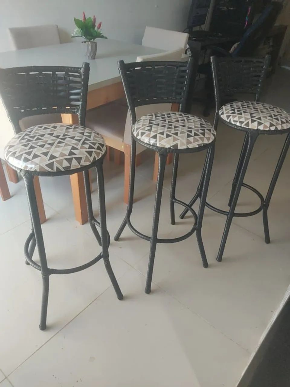 Vende-se Banquetas 