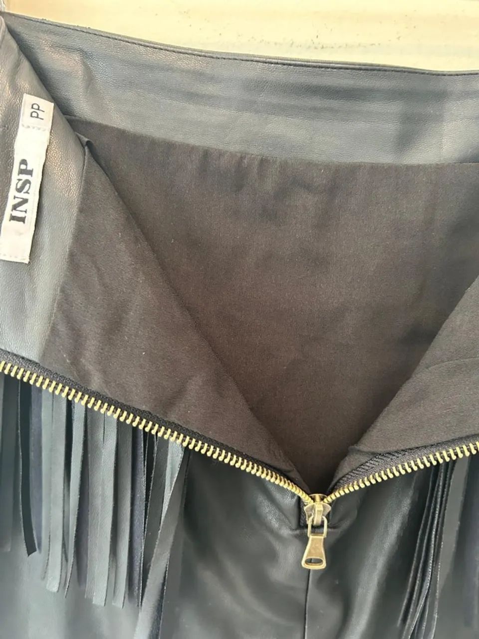 Saia de couro sintético com franjas boho chic - Foto 4