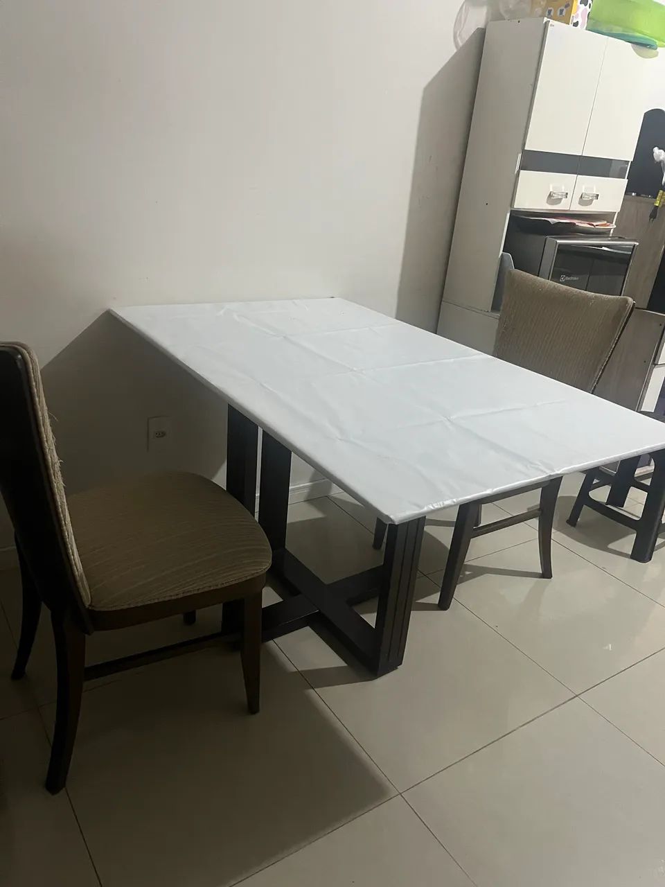Mesa com duas cadeiras  - Foto 2