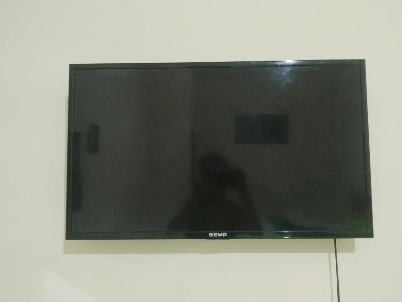 Vendo essa tv smart para retirada de peças