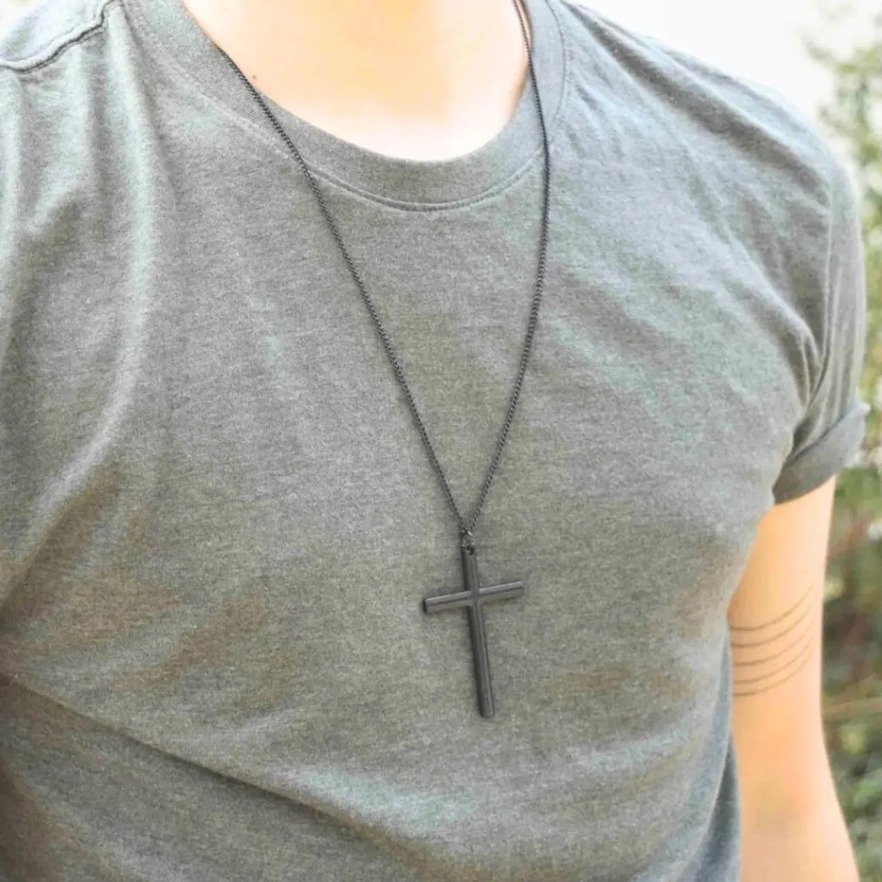 Colar Corrente Cruz Alongada Preto - Unisex - Foto 4