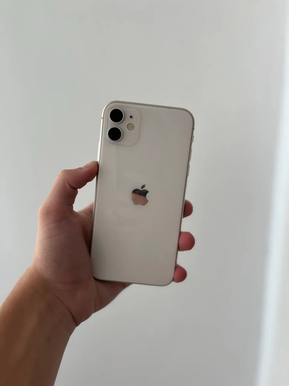 IPHONE 11 64gb PARA VENDER LOGO (envio de graça dependendo da distância)