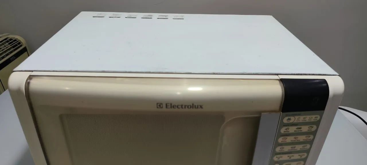 Microondas Electrolux 31 litros  - Foto 4