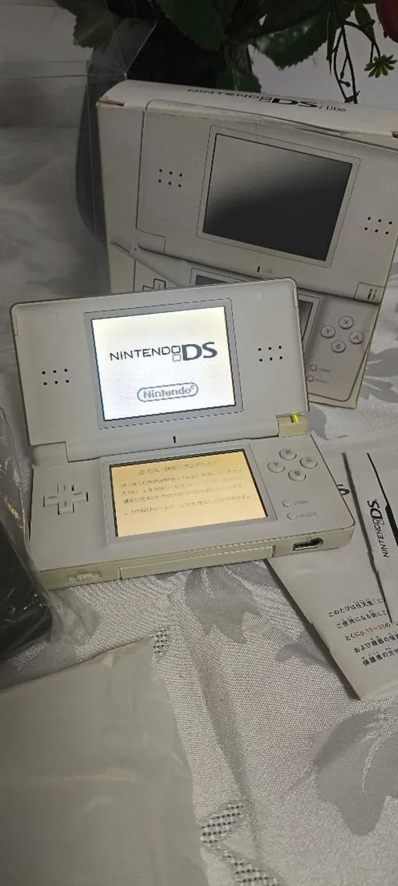 Nintendo DS branco japonês