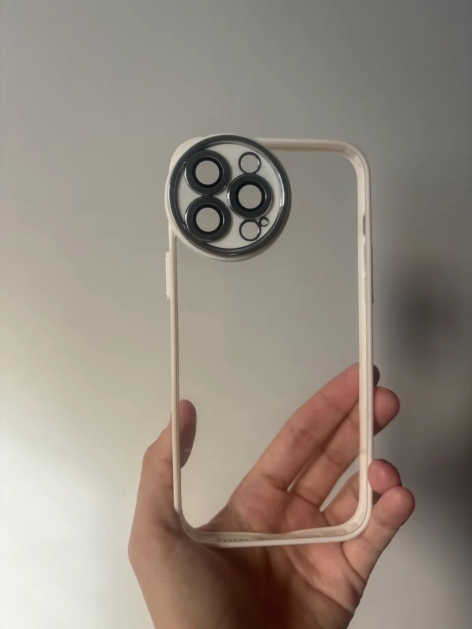 Capa Transparente com Borda Branca e Proteção de Câmera iPhone 13 Pro Max