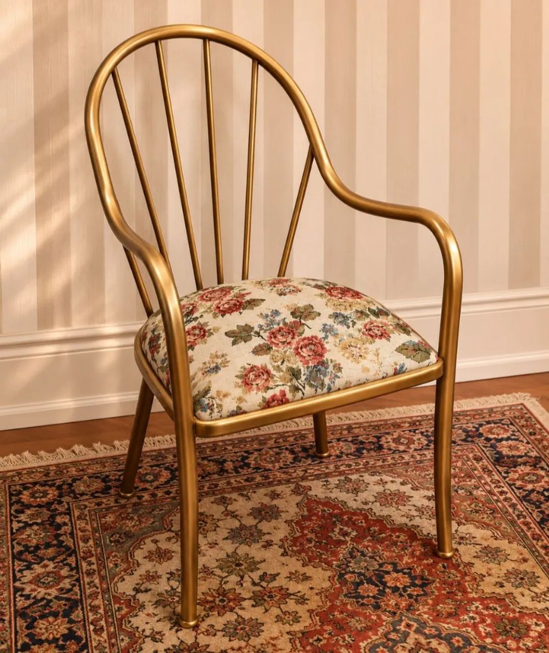 PAR DE POLTRONAS CLASSICAS. - Foto 2