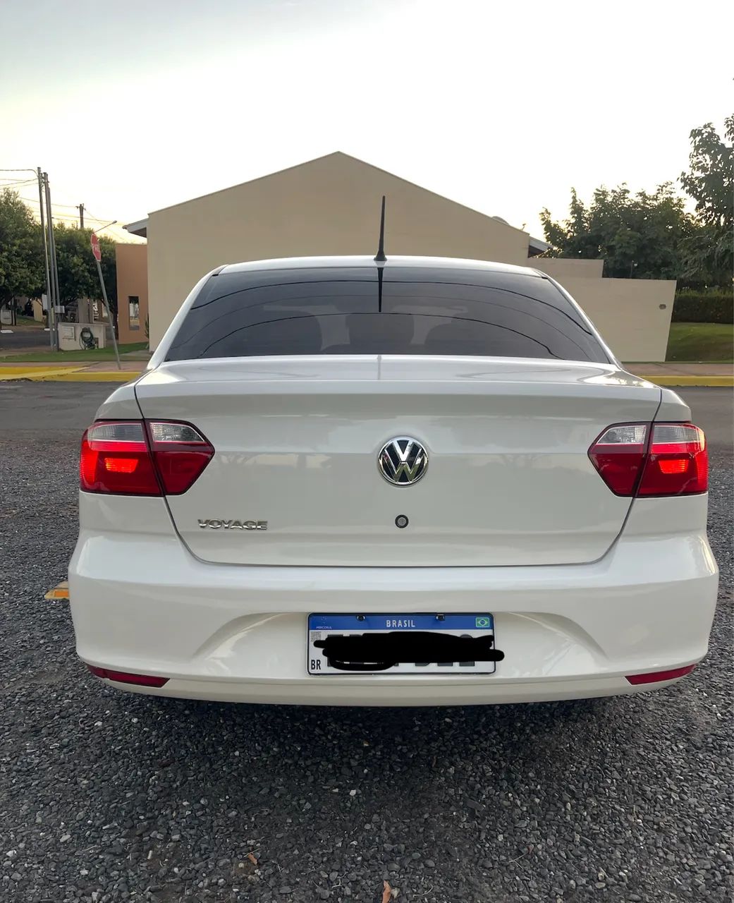 Volkswagen Voyage 2023 photo 2
