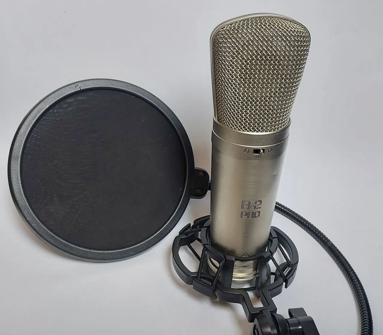 Microfone Condensador Behringer B2 Pro (No Estado)