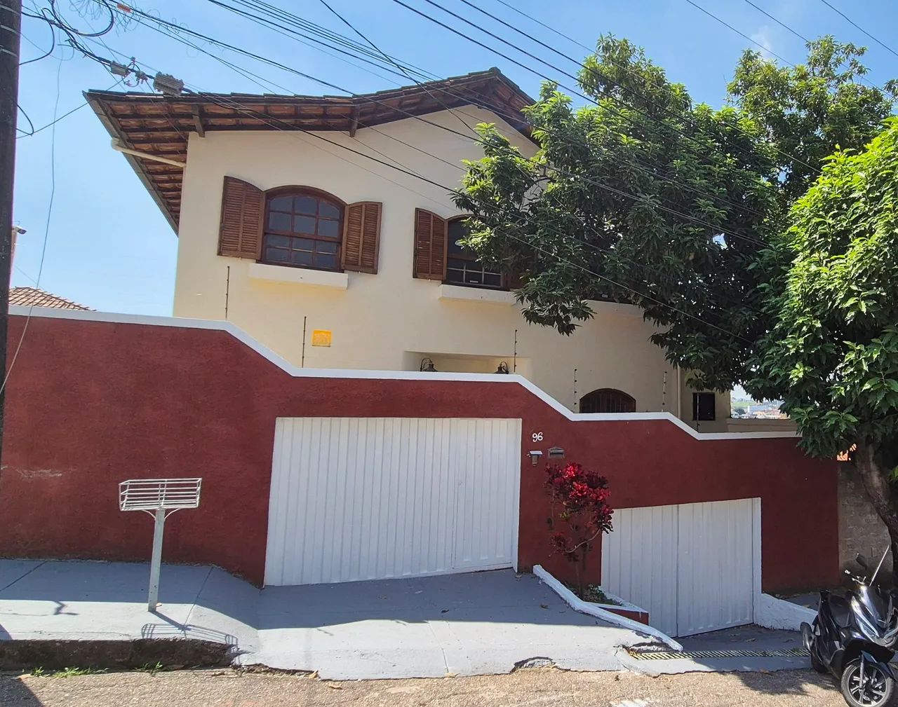 Casa 5 Qtos (2 suítes) Álvaro Camargos