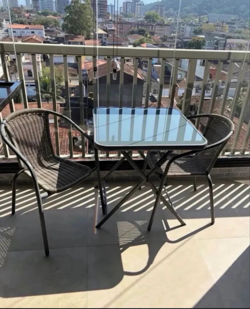 Conjunto de Mesa e Cadeiras - Foto 4