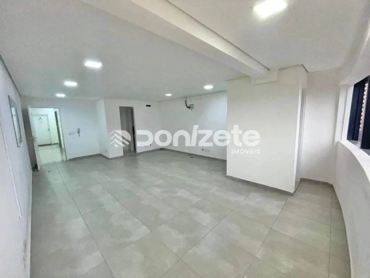 Sala, 39 m² - venda por R$ 329.999,99 ou aluguel por R$ 2.356,07/mês - Vila Gilda - Santo  - Foto 4