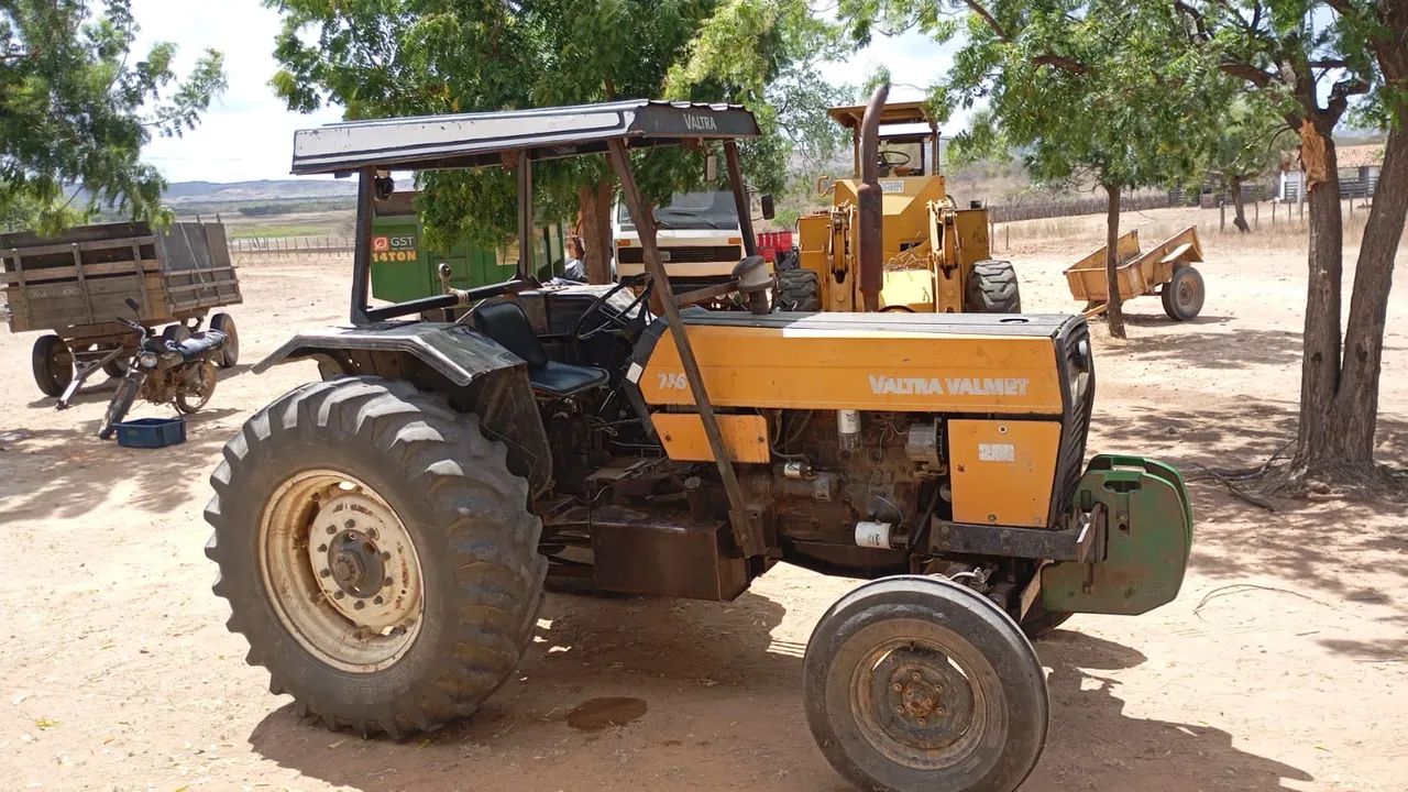 Trator  - Foto 2