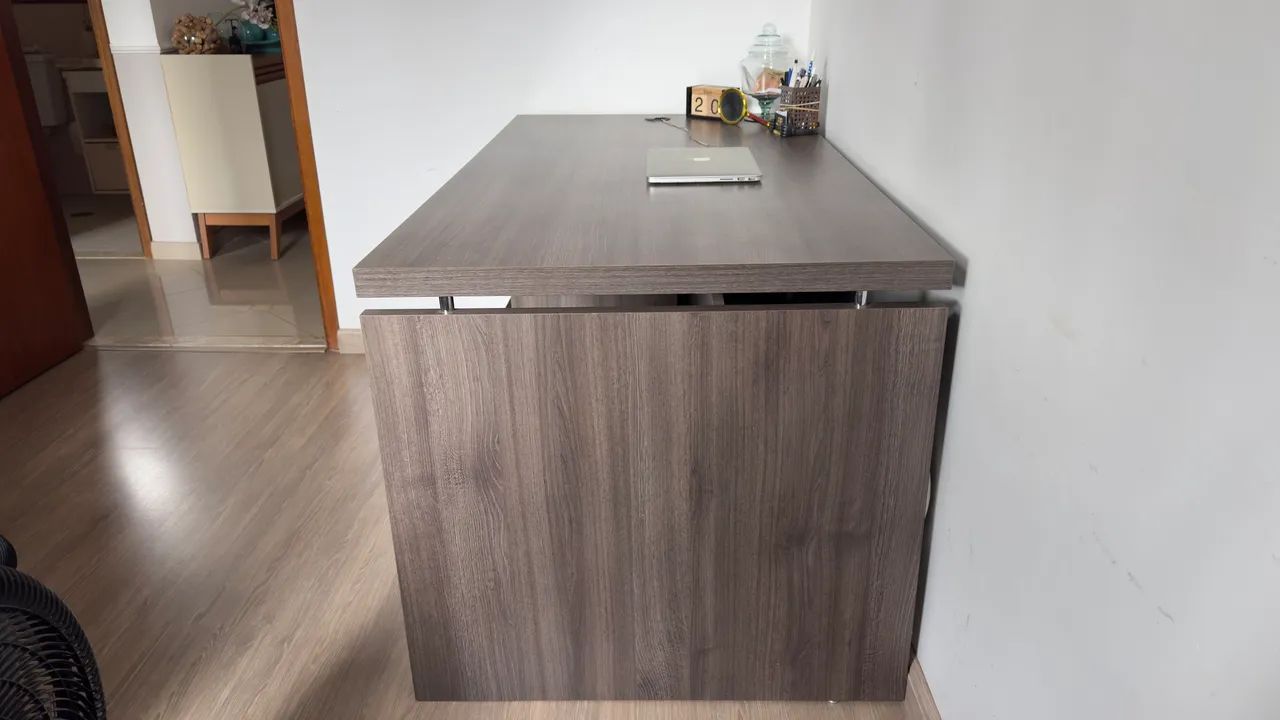     Mesa Executiva com Ideal para Home Office - Foto 3