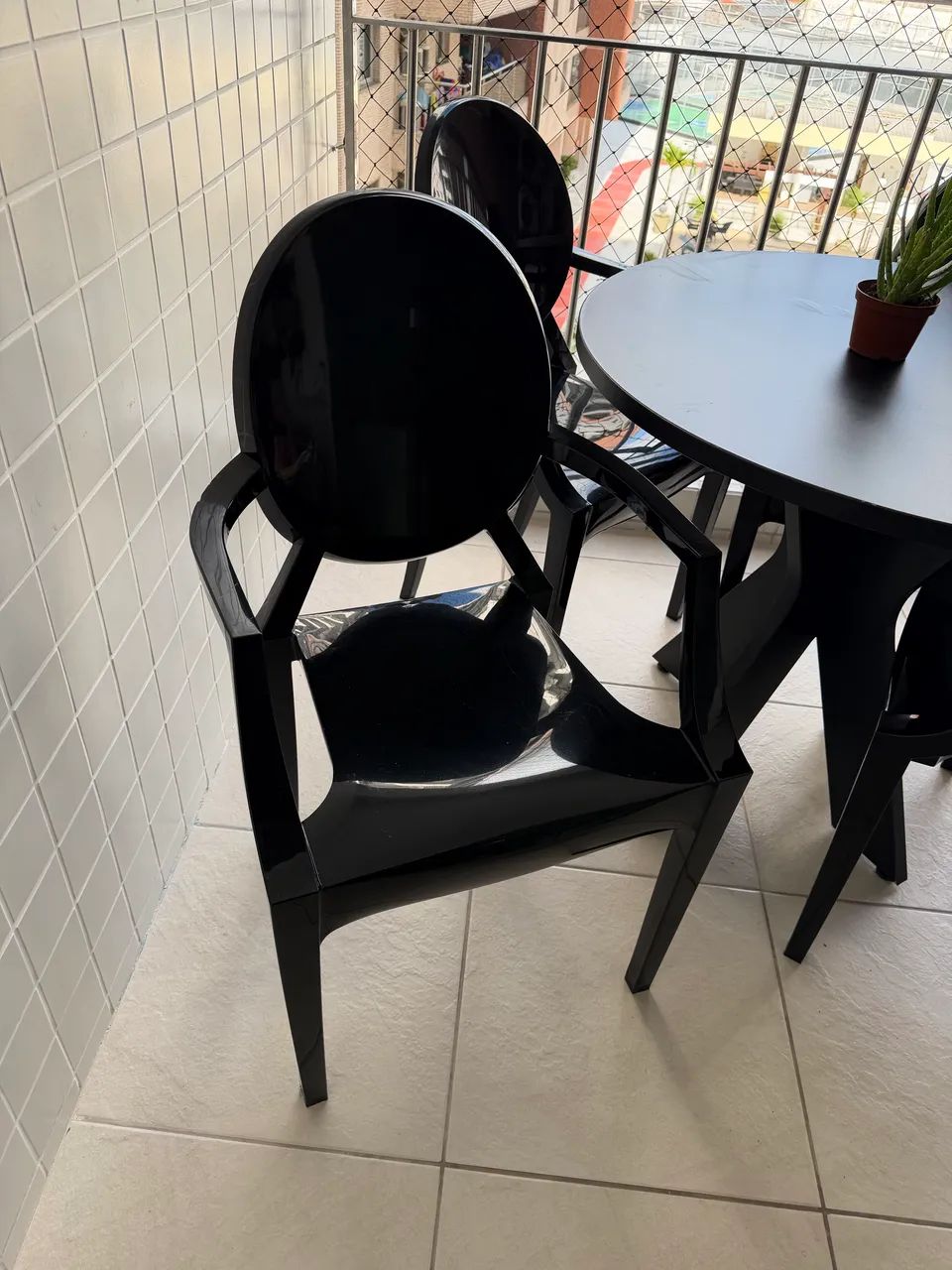 Mesa e cadeiras  - Foto 2