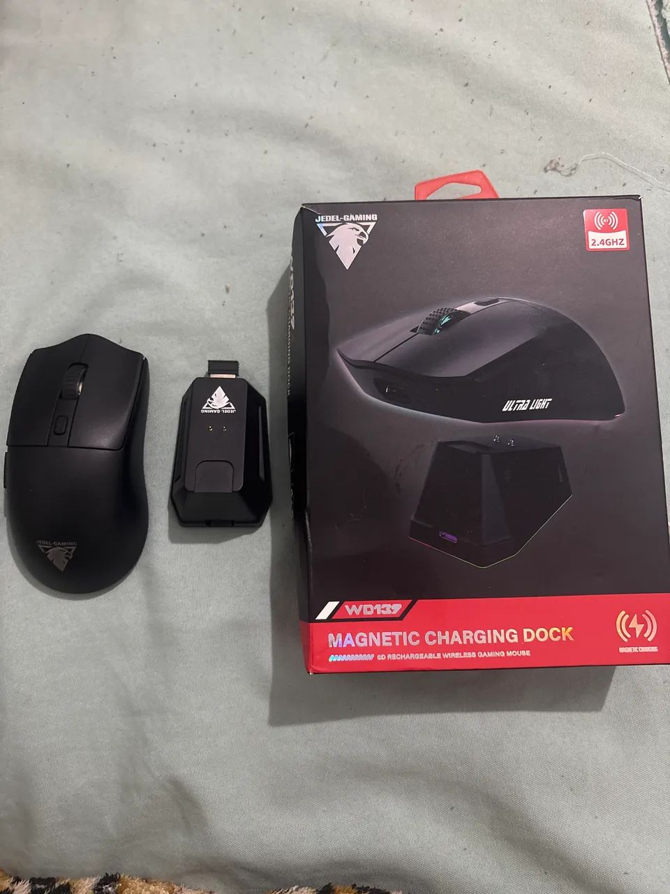 Mouse sem fio com base de carregamento 