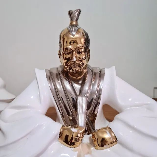 Antiguidade - Estatuetas em porcelana - Foto 5