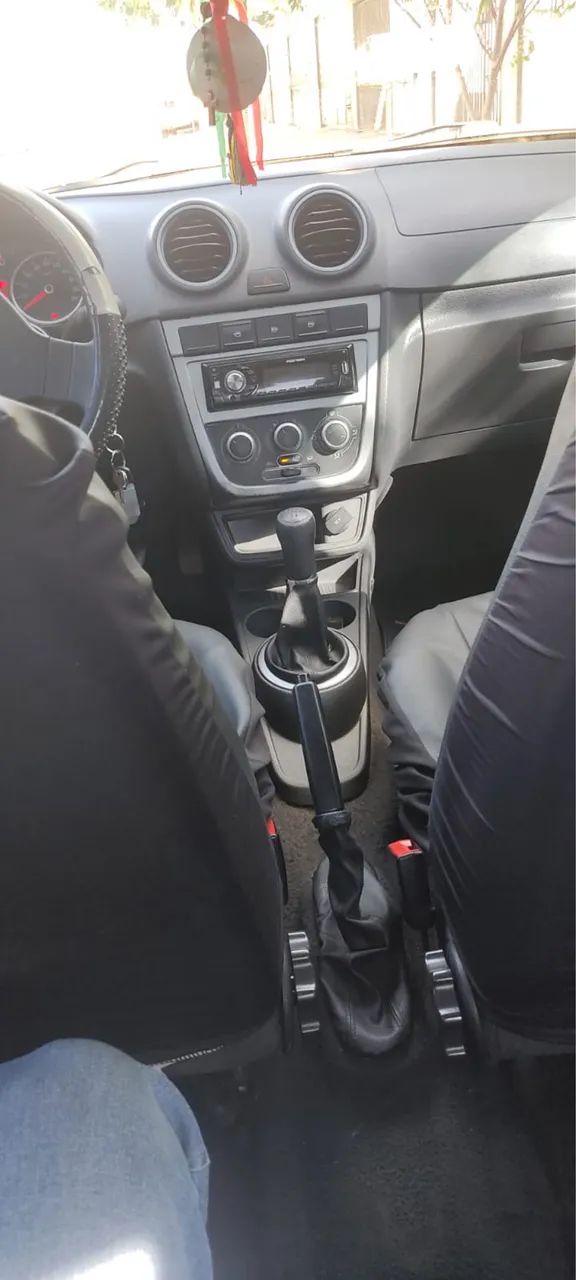 Volkswagen Voyage 2012