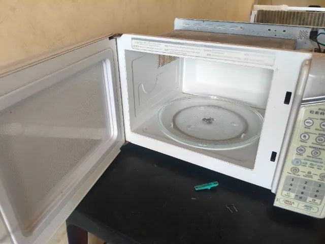 Microondas Eletrolux 30 litros Danificado  - Foto 2