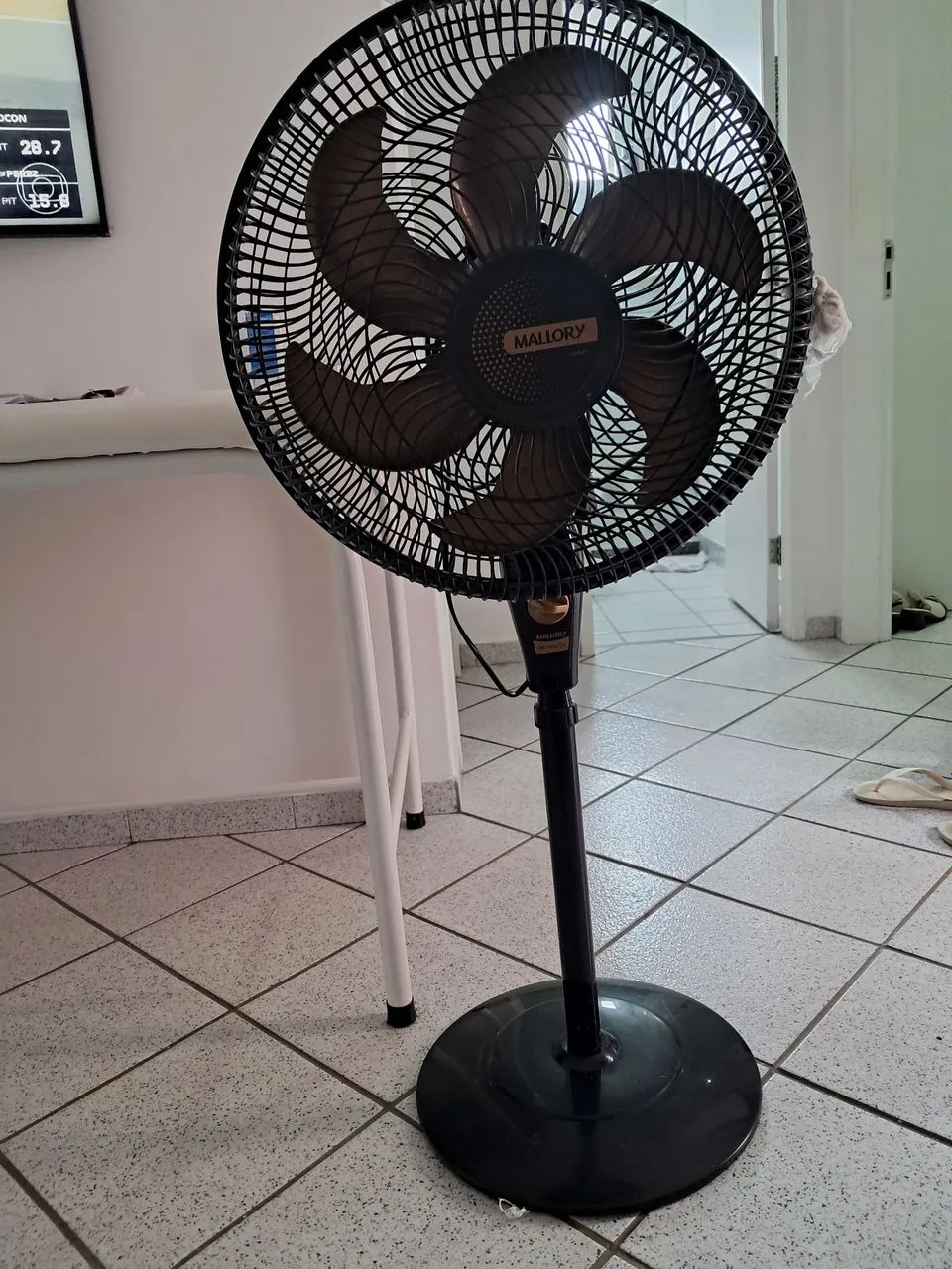 Vendo ventilador mallory  110 e 220v 