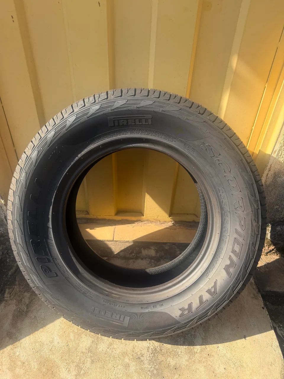 Pneu pirelli 255/65/17 - Foto 2