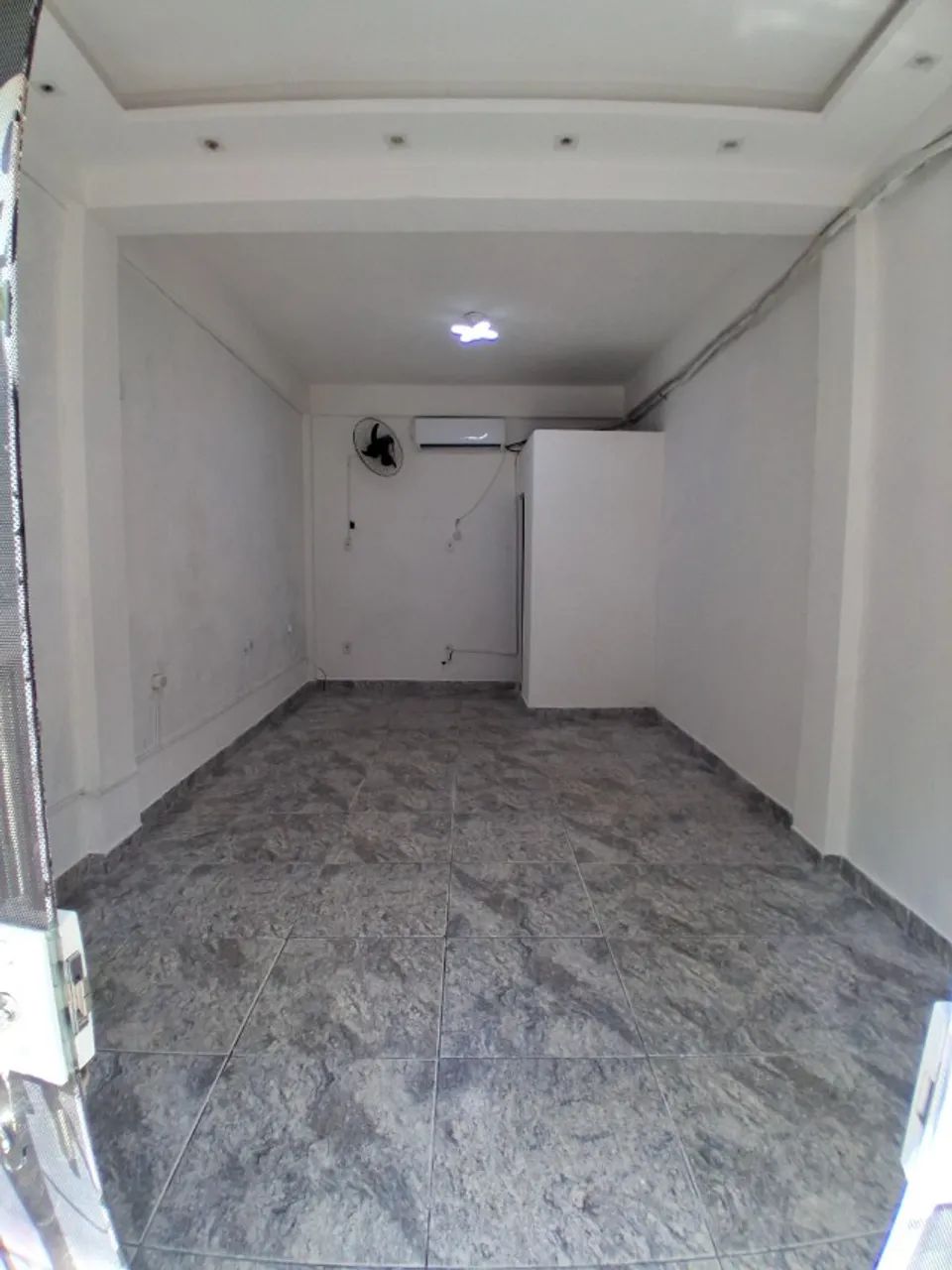 ALUGA-SE UM GALPÃO. - Foto 3