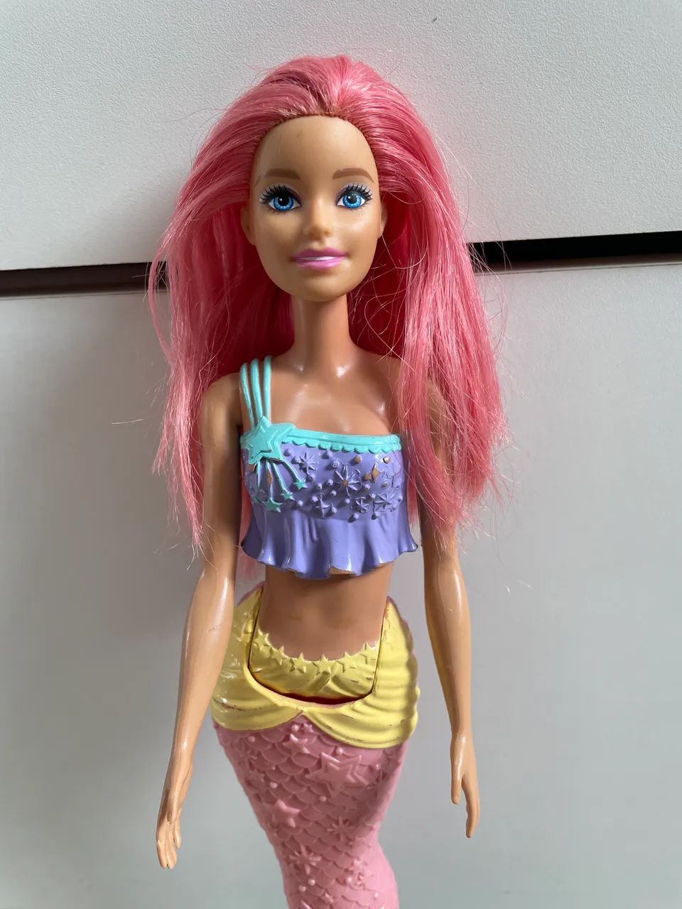 Boneca Barbie Dreamtopia Sereia Cabelo Rosa e Cauda Rosa - Foto 2