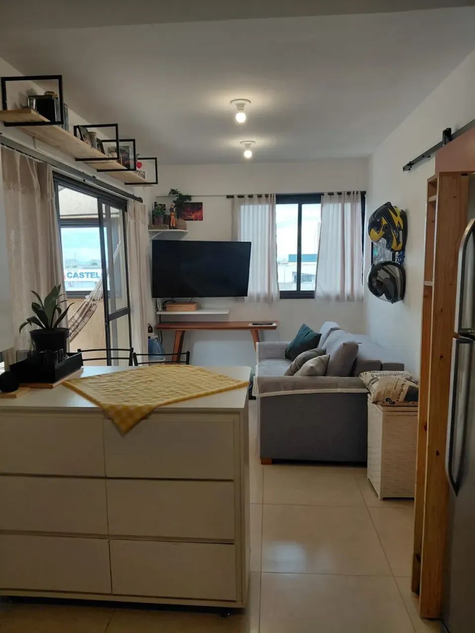 Apartamento de 48 metros com varada .
