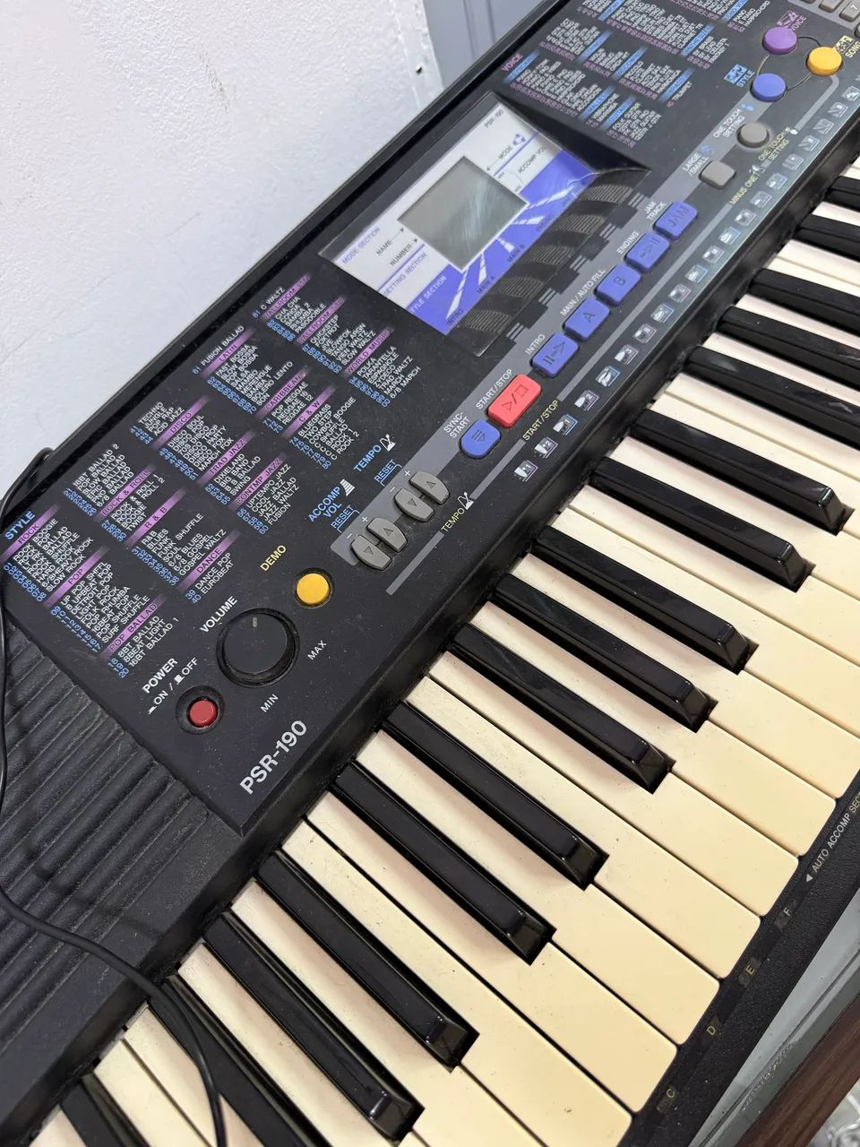 Teclado yamaha excelente estado  - Foto 4