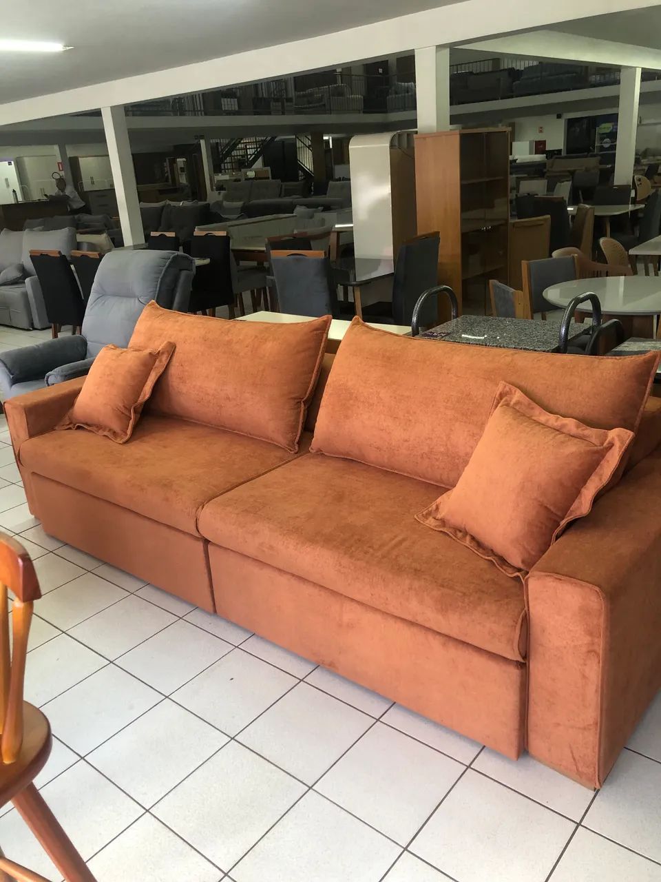 Sofá 2,80 m NOVO - Foto 2