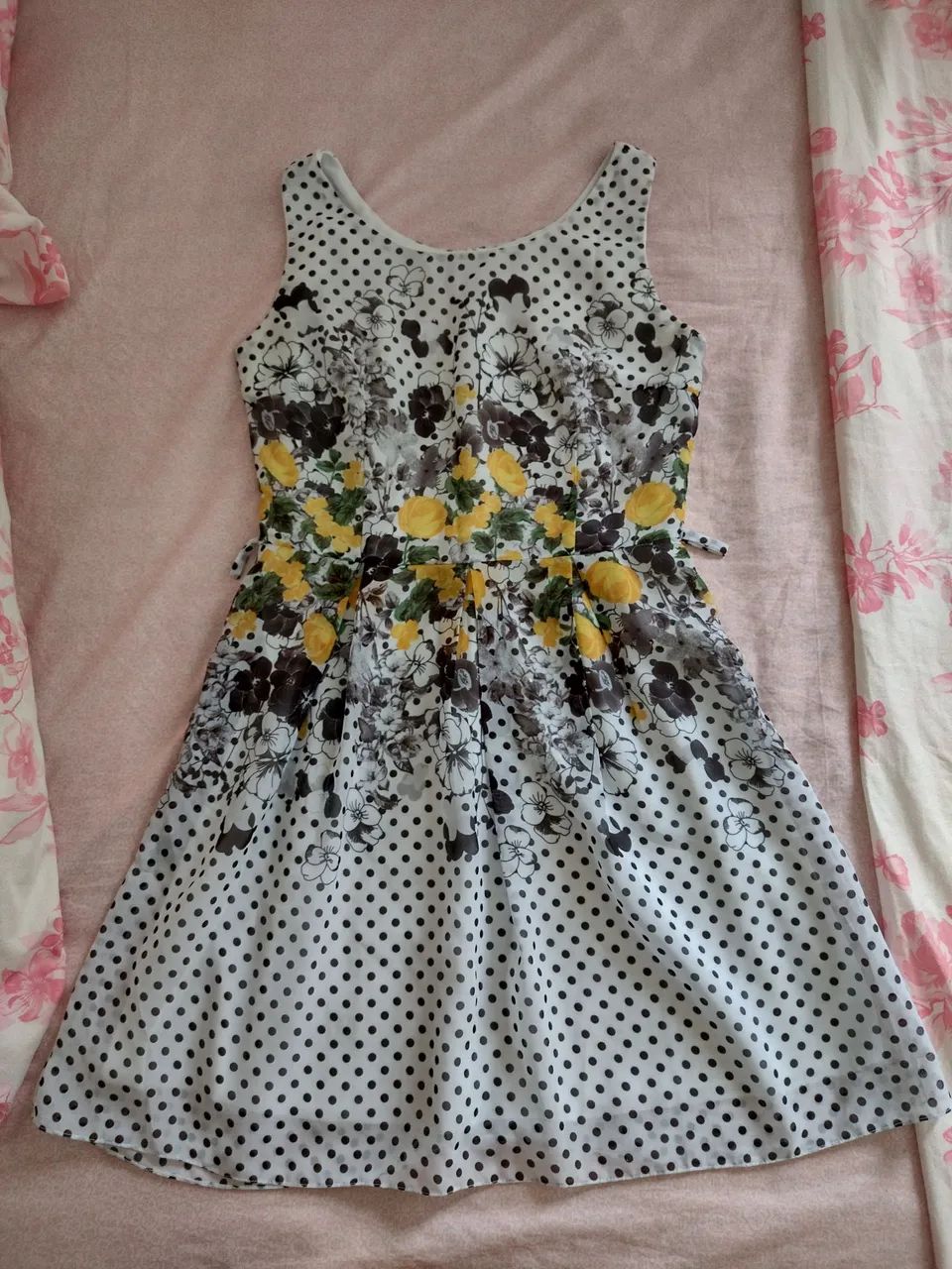 Vestido de mocinha lindo.